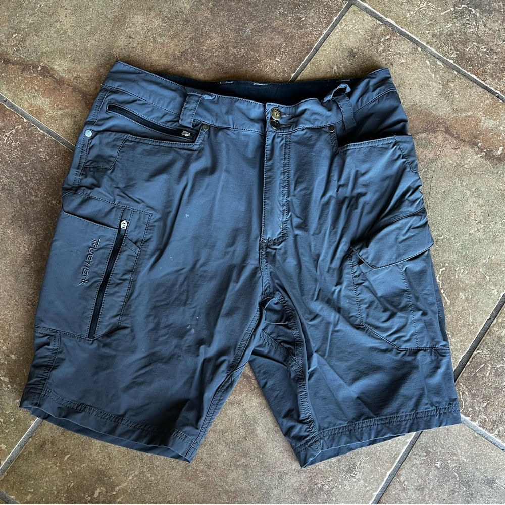 T1 WERKSHORT
